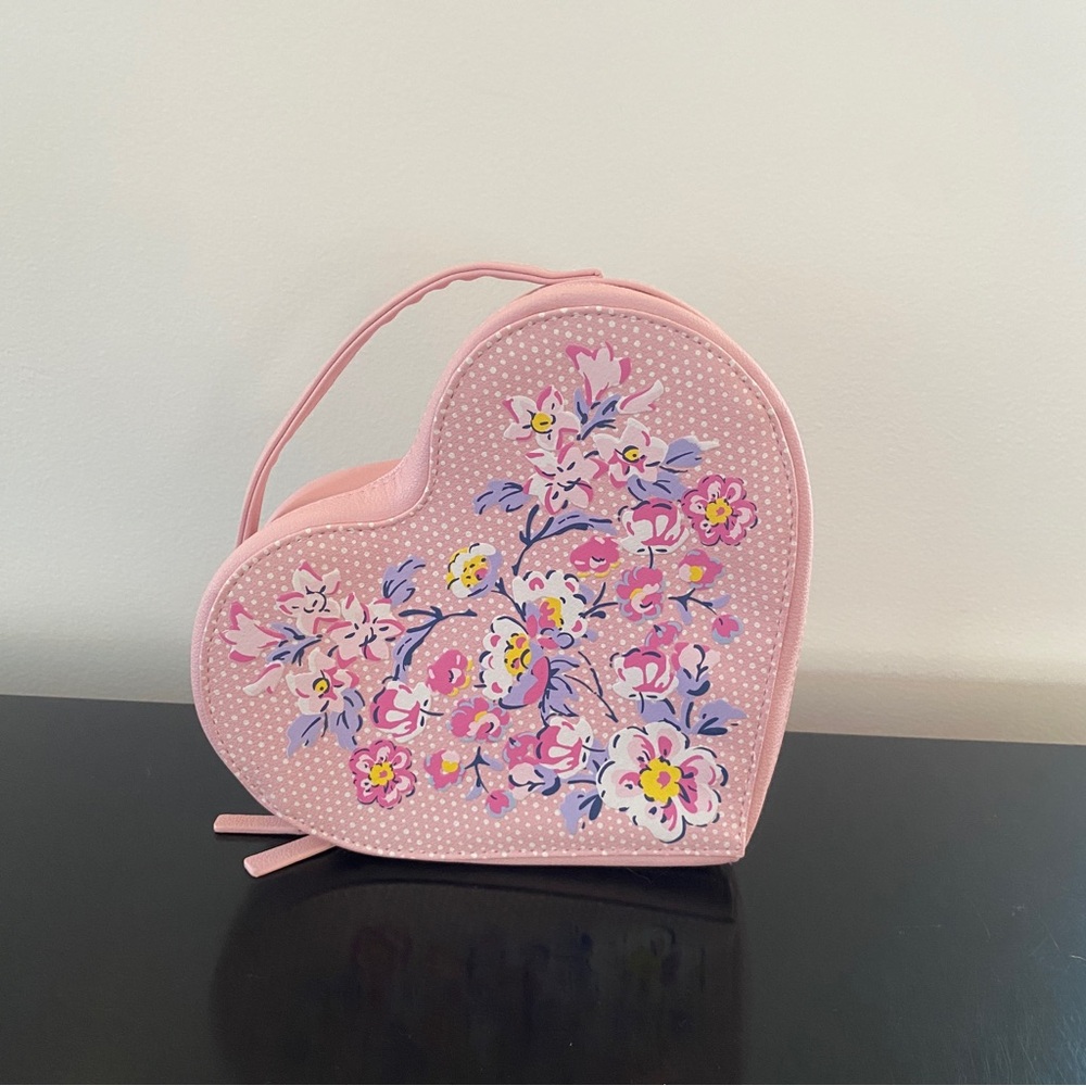 Brand New Vera Bradley heart shaped travel organizer